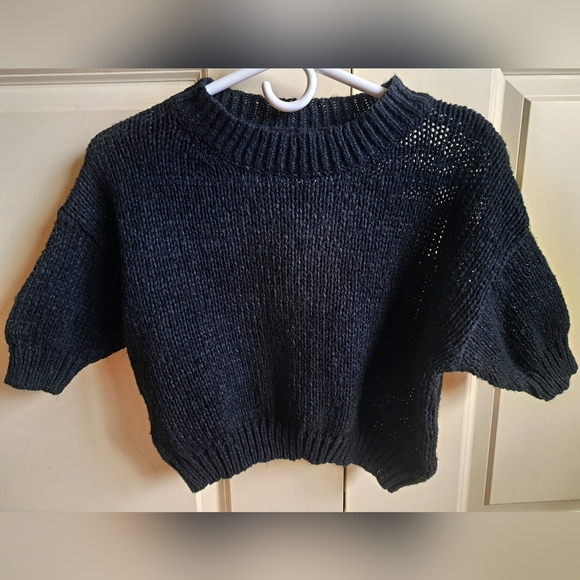 Short sleeve knitted sweater with round neck. Small cropped. Black sweater top - Picture 3 of 4